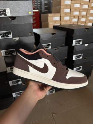 Jordan 1 Low 'Mocha' (DC6991-200) - The high-volume seller at a great price point